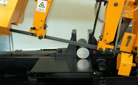 碧江数控带锯床自动送料精度会出现偏差吗？